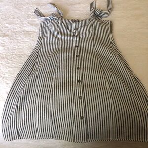 Lulus navy & white striped dess